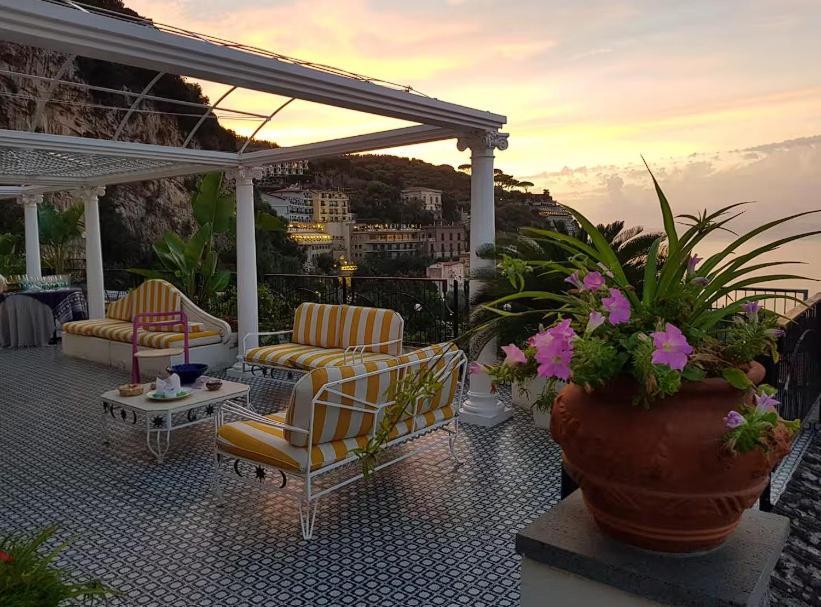 ! Exclusive Deals! On Whtsapp ! Check The Number From The Photos! Superlative Panoramic Terrace ! Apartment Sorrento